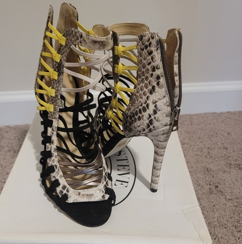 Steve Madden Yellow and Black Heels with Lace-Up Design